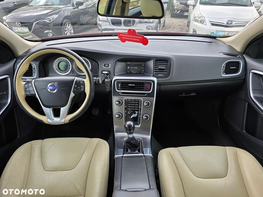 Volvo V60 D3 Momentum - 12