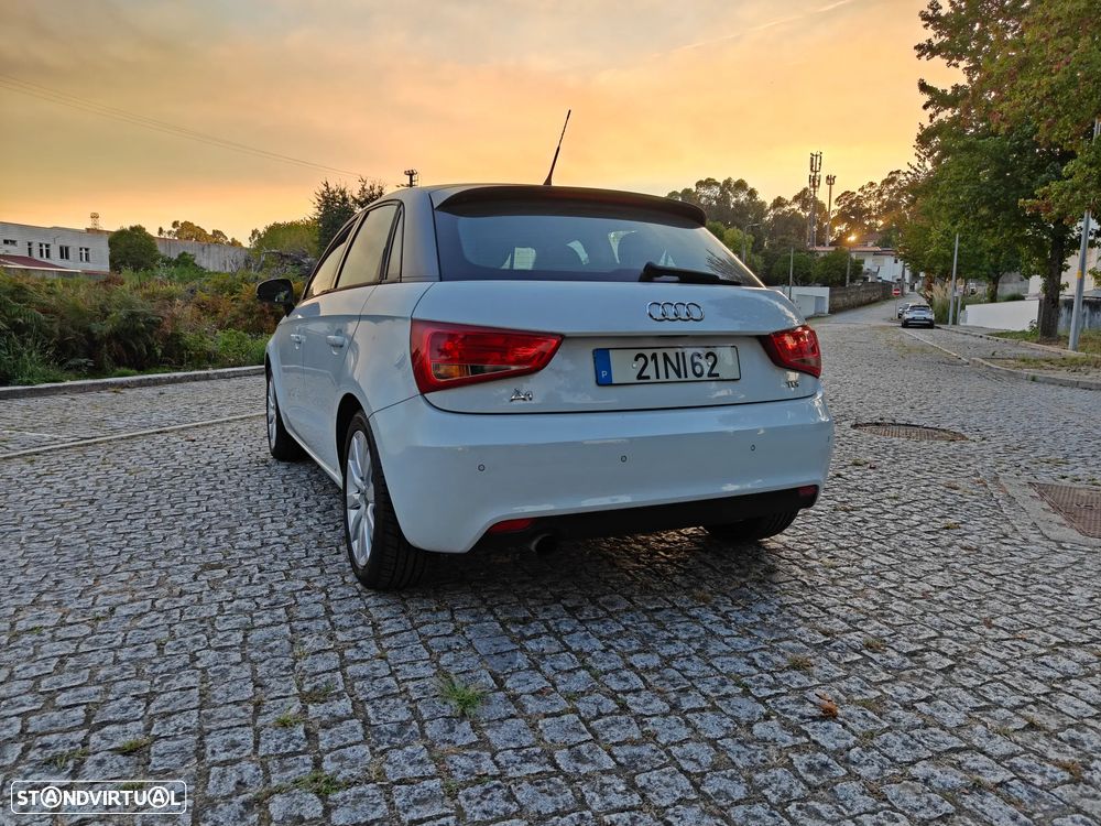 Audi A1 Sportback 1.6 TDI S-line - 2