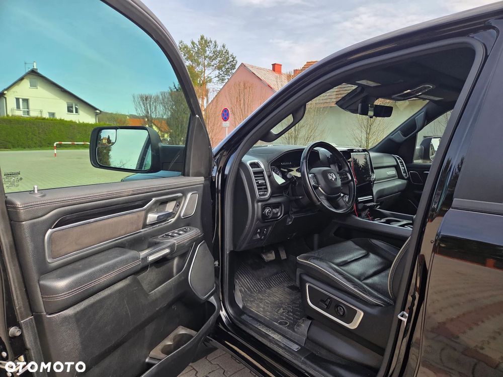 RAM 1500 5.7 Crew Cab Longbed Laramie Black - 18