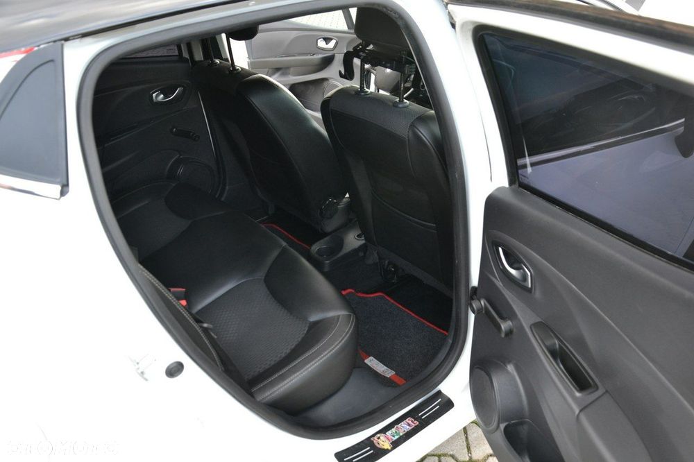 Renault Clio - 23