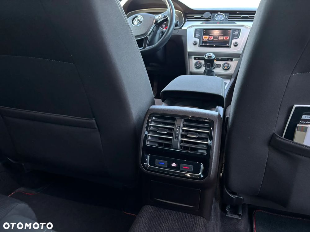 Volkswagen Passat 1.4 TSI BMT ACT Comfortline - 14