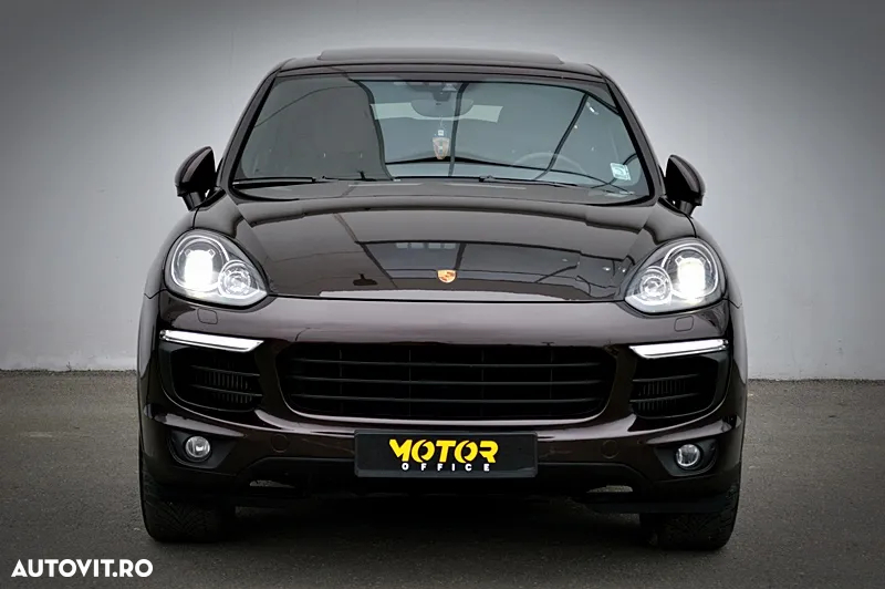 Porsche Cayenne 3.0 L - 2