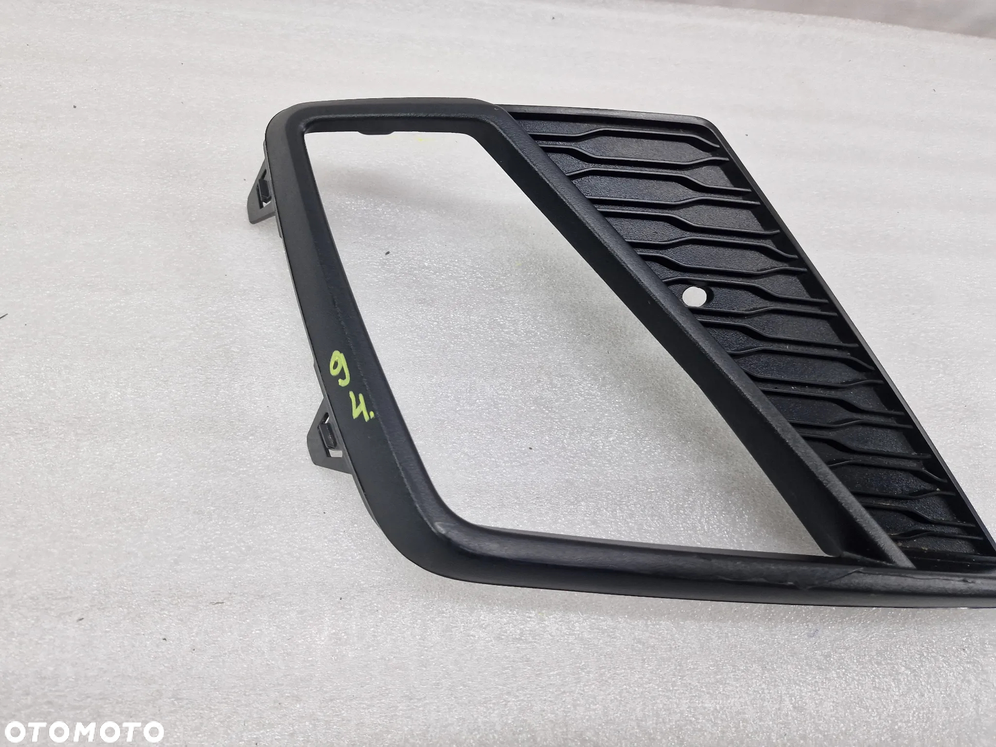 SEAT IBIZA V 6F0 17- LEWA KRATKA BOCZNA ZDERZAKA PRZEDNIEGO PRZÓD , NR 6F0853665A , NR AUKCJI C/94 - 3