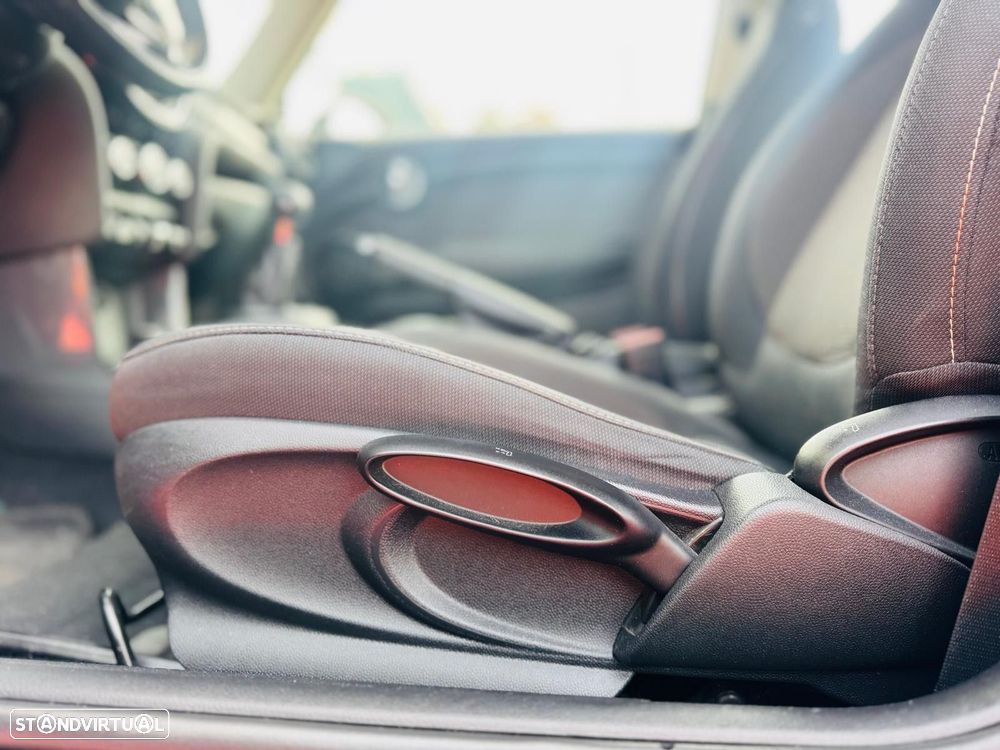 MINI 3 Portas One First - 22