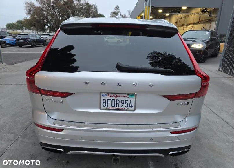 Volvo XC 60 T6 AWD R-Design - 6