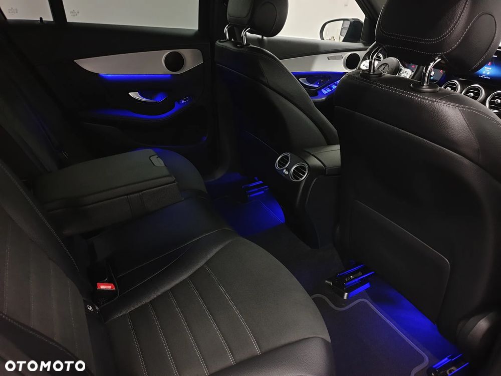 Mercedes-Benz GLC 300 de 4Matic 9G-TRONIC AMG Line Plus - 30