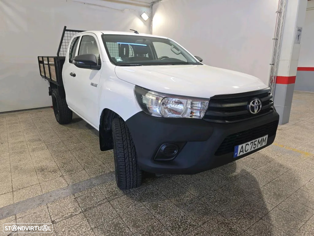 Toyota Hilux 2.4 D-4D 4WD CE CH - 4