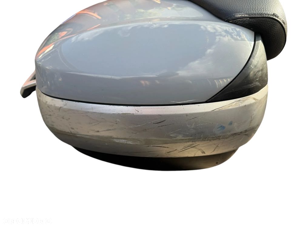 Kufer schowek Piaggio MP3 350/500  14-21R - 8