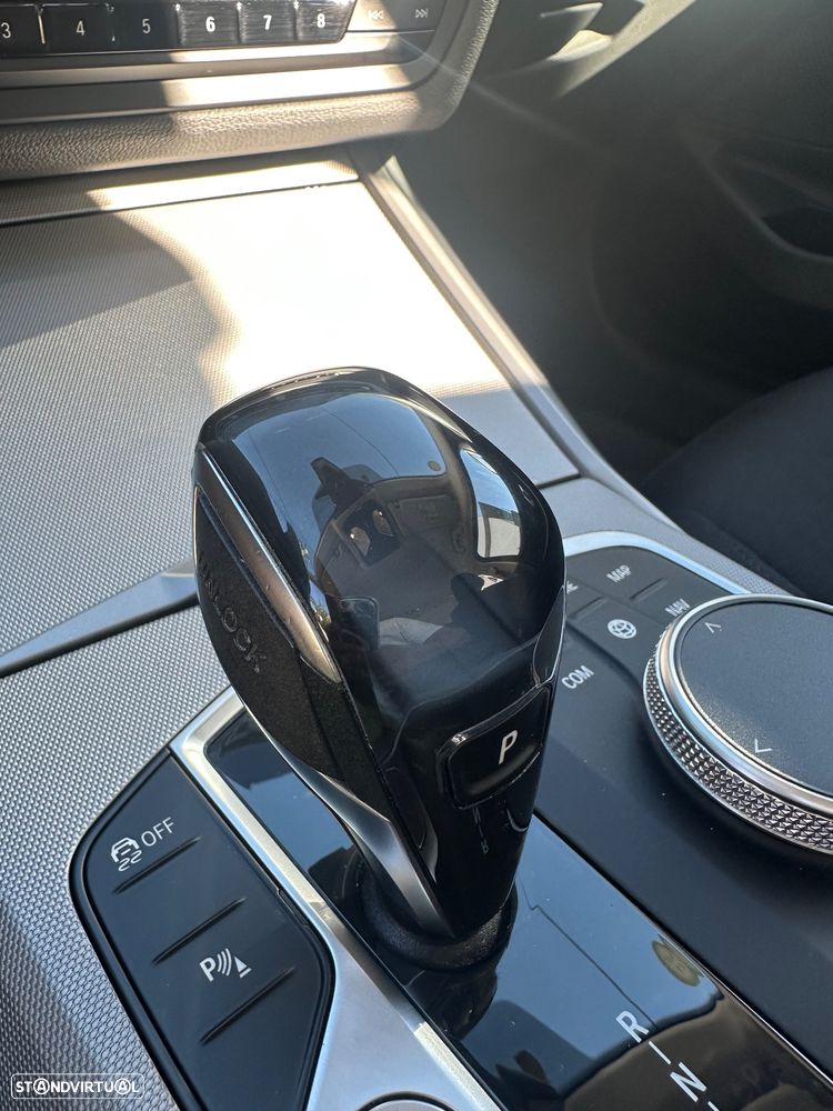 BMW 320 d Touring Auto - 17