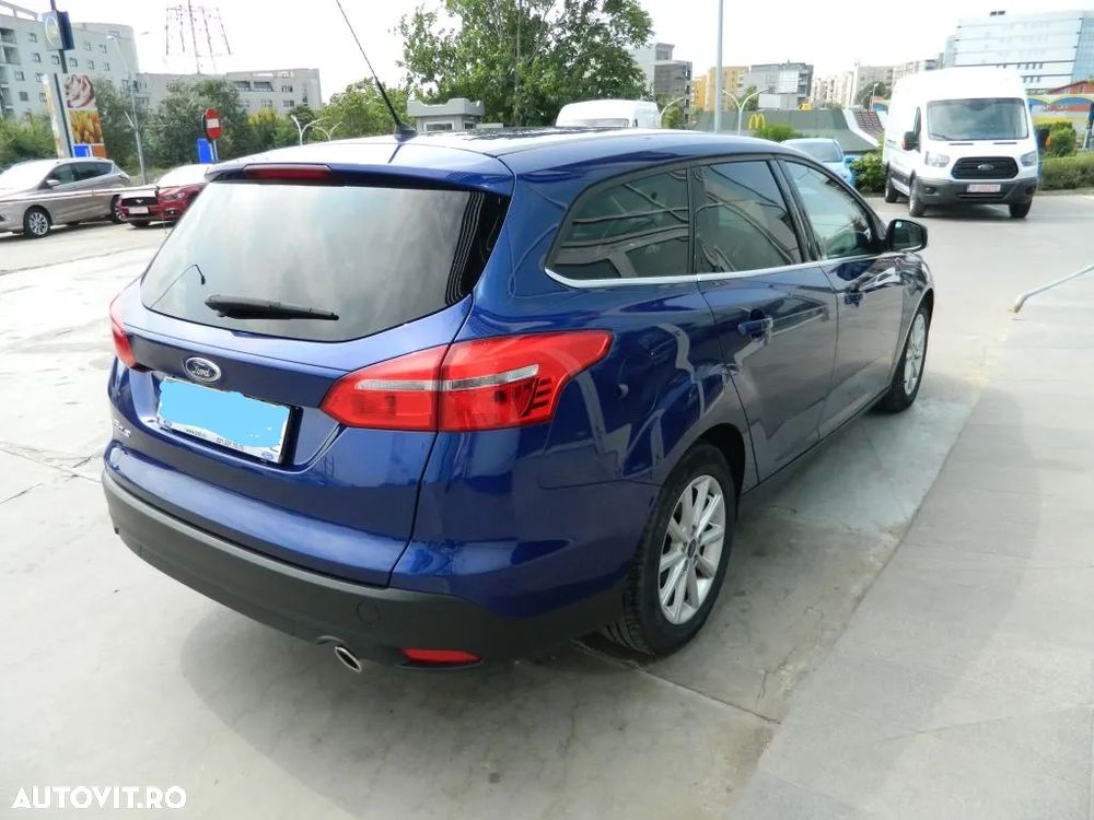 Ford Focus 2.0 TDCi Powershift Titanium - 5