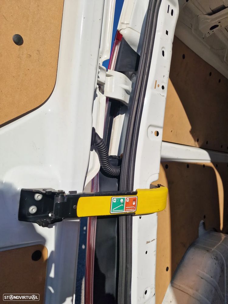 Ford e-Transit Custom - 17