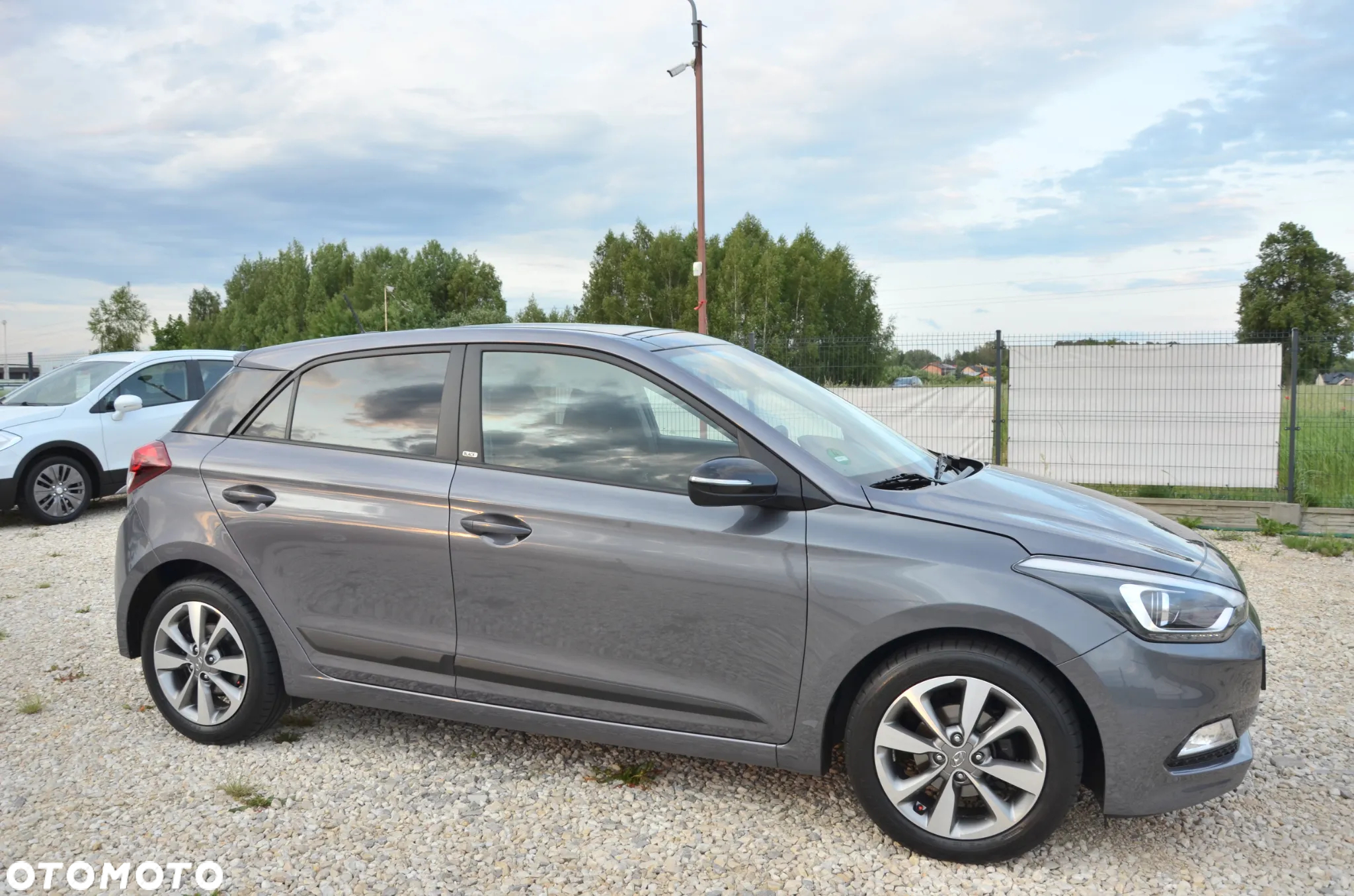 Hyundai i20 1.4 Premium - 12