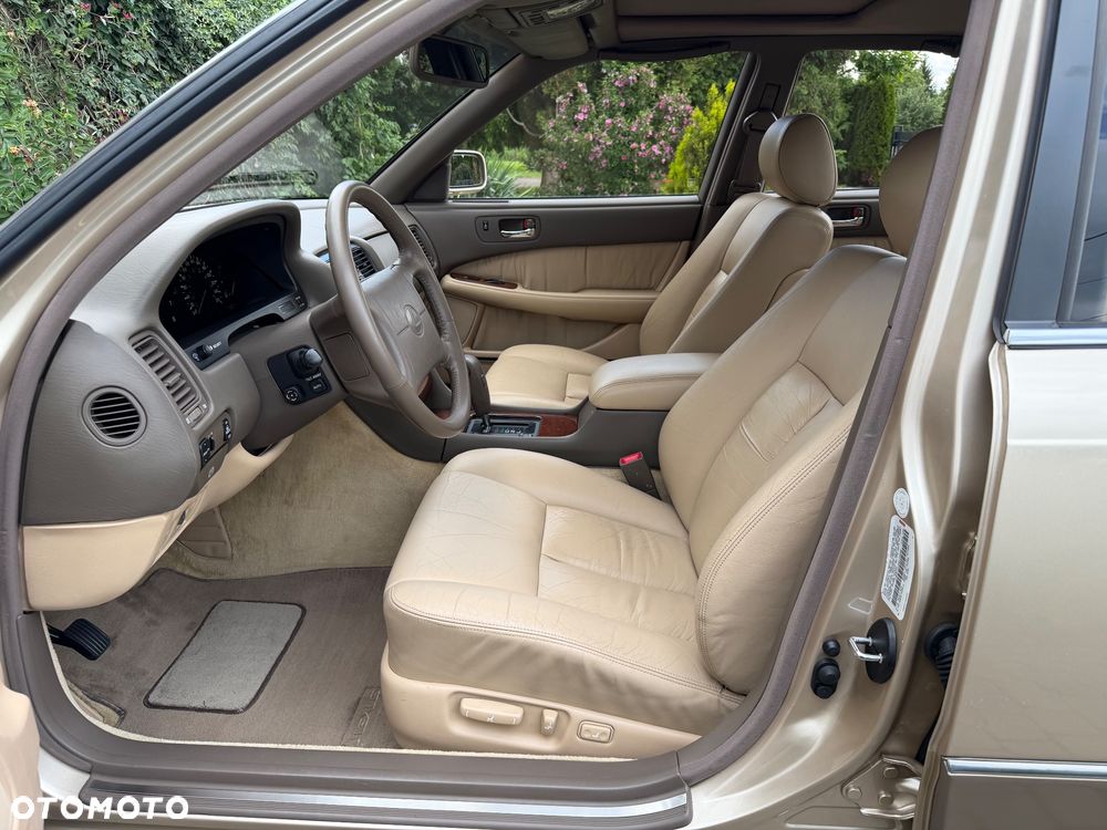Lexus LS - 7