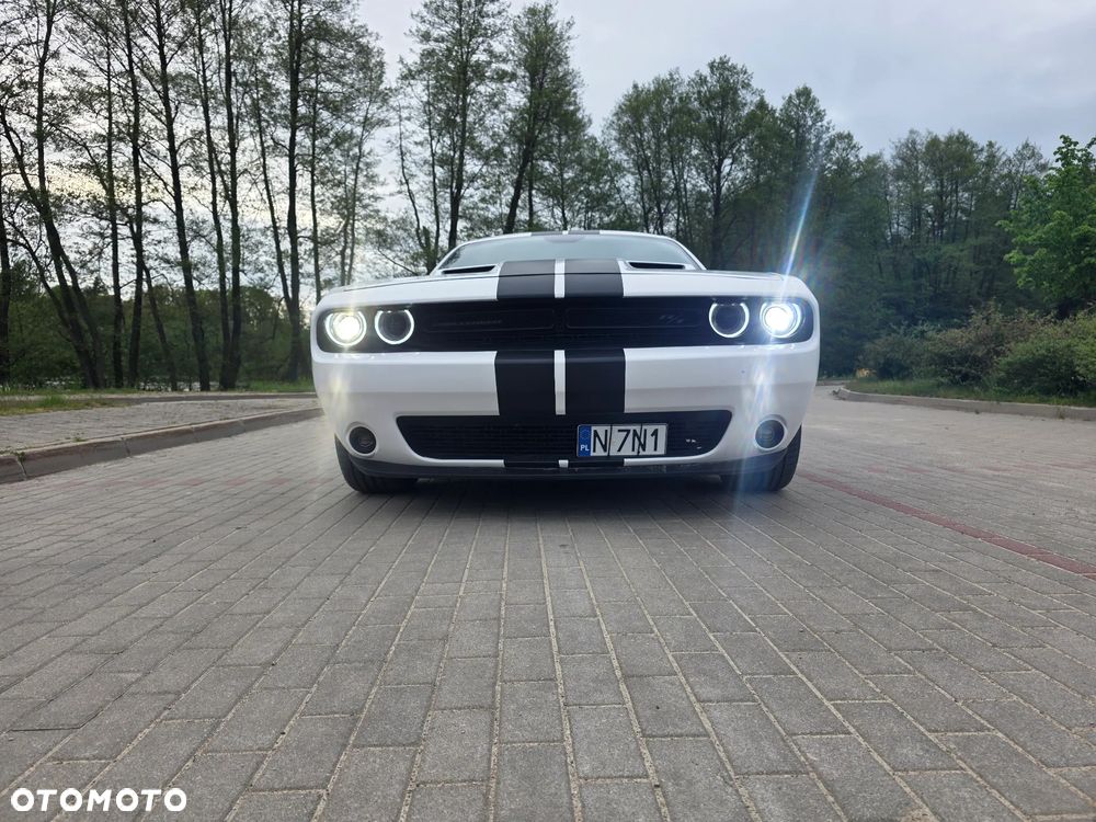 Dodge Challenger - 9