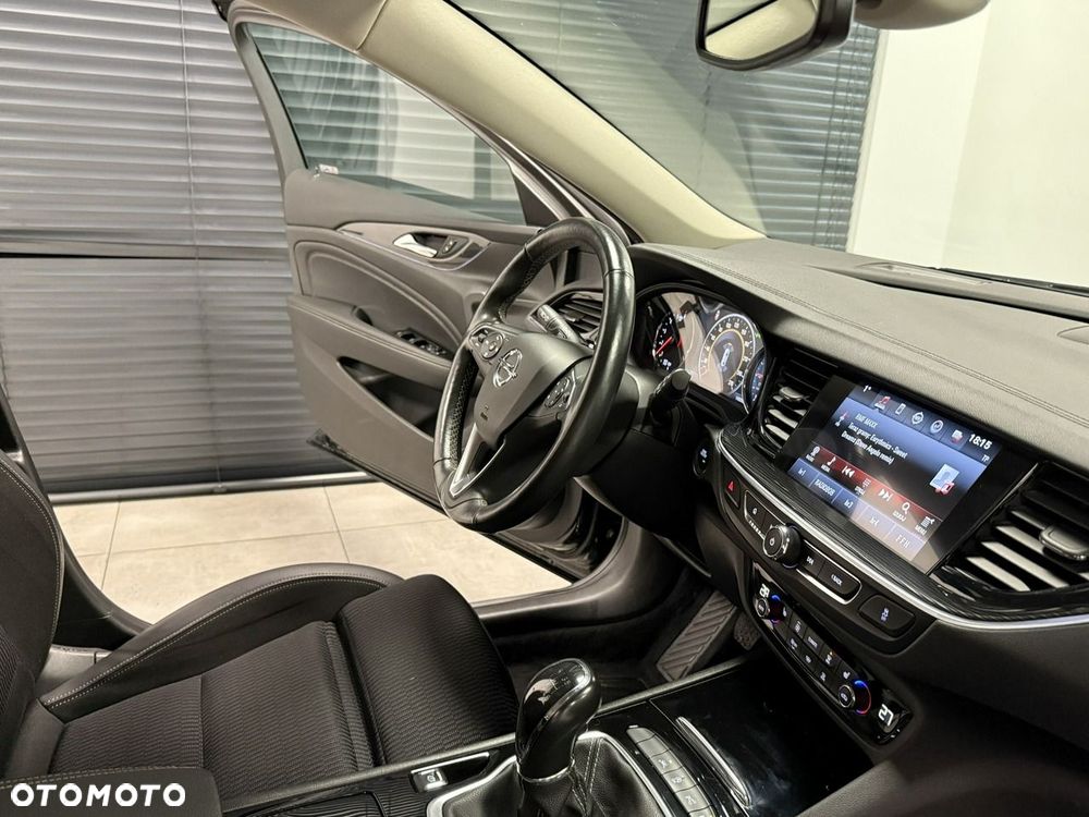 Opel Insignia - 36