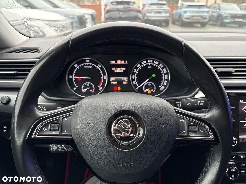 Skoda Superb 2.0 TDI SCR Style DSG - 17