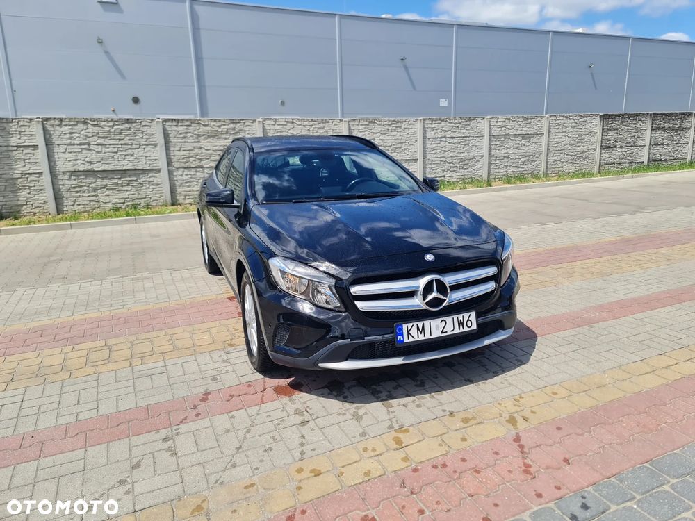 Mercedes-Benz GLA - 3