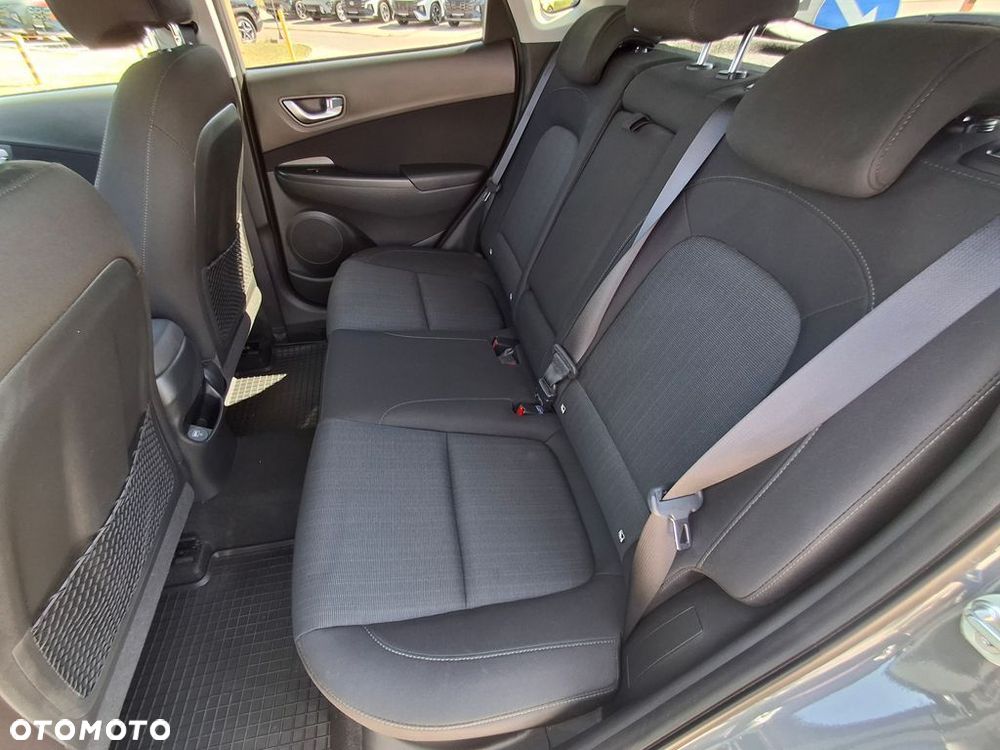 Hyundai Kona - 24