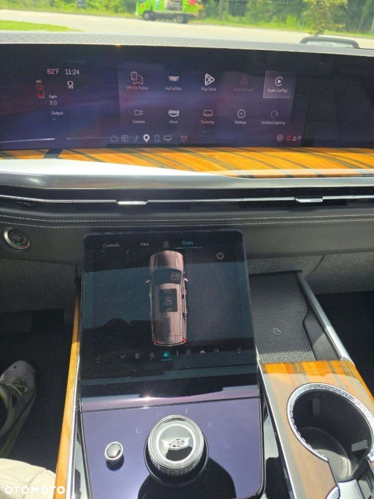 Cadillac Escalade - 15
