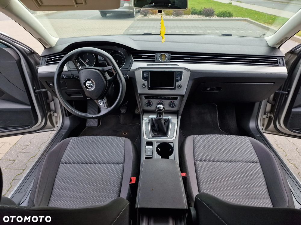 Volkswagen Passat 1.6 TDI BMT Comfortline - 7