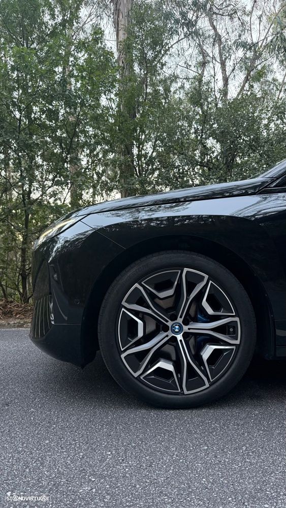 BMW iX xDrive 40 Pack Desportivo - 13