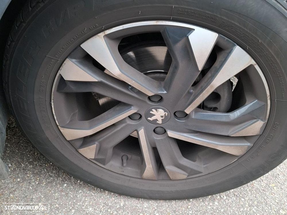 Peugeot 2008 1.5 BlueHDi Allure EAT8 - 3