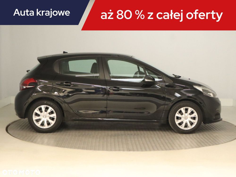 Peugeot 208 - 8