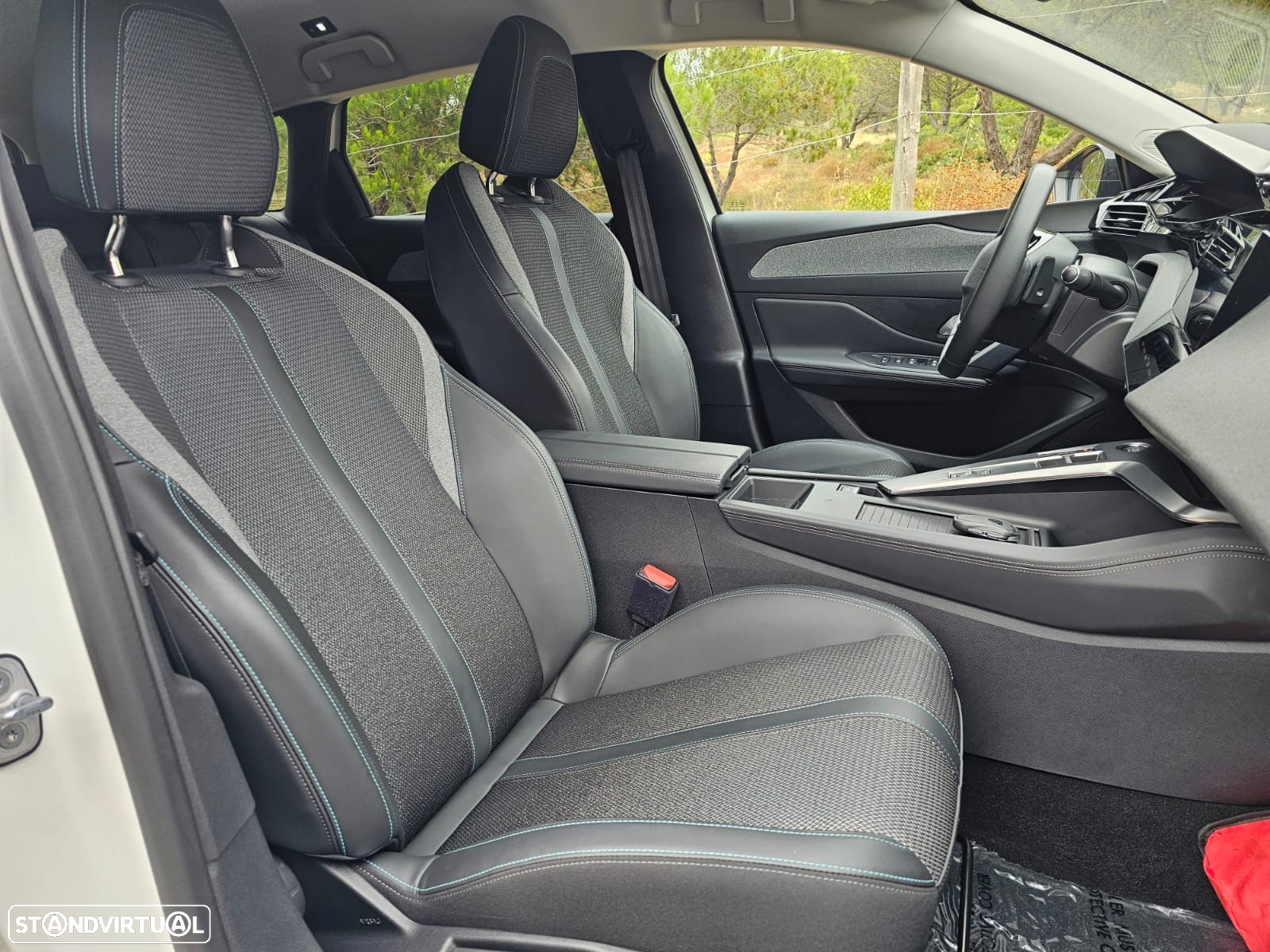 Peugeot 308 SW 1.6 Hybrid Allure e-EAT8 - 13