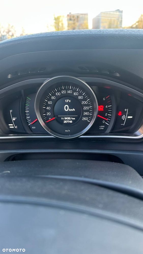 Volvo V40 D2 - 11