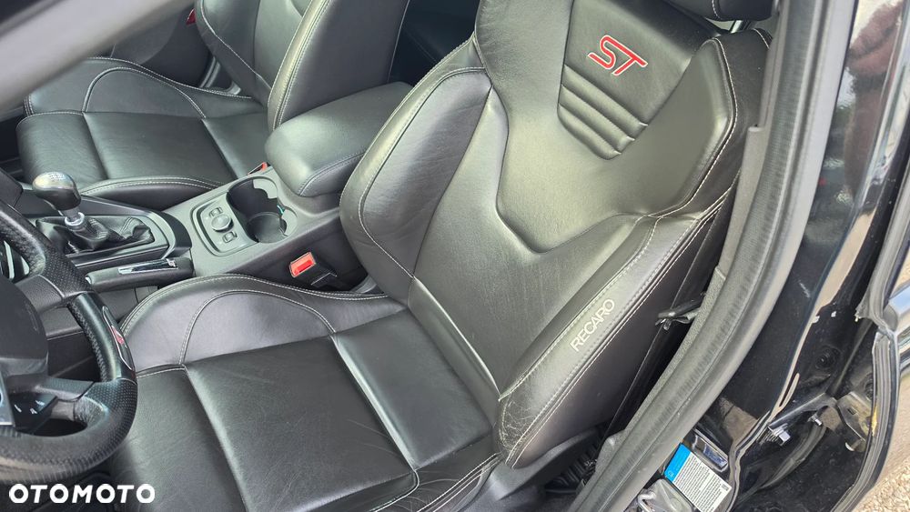 Ford Focus 2.0 EcoBoost ST mit Leder-Exclusiv-Paket - 28