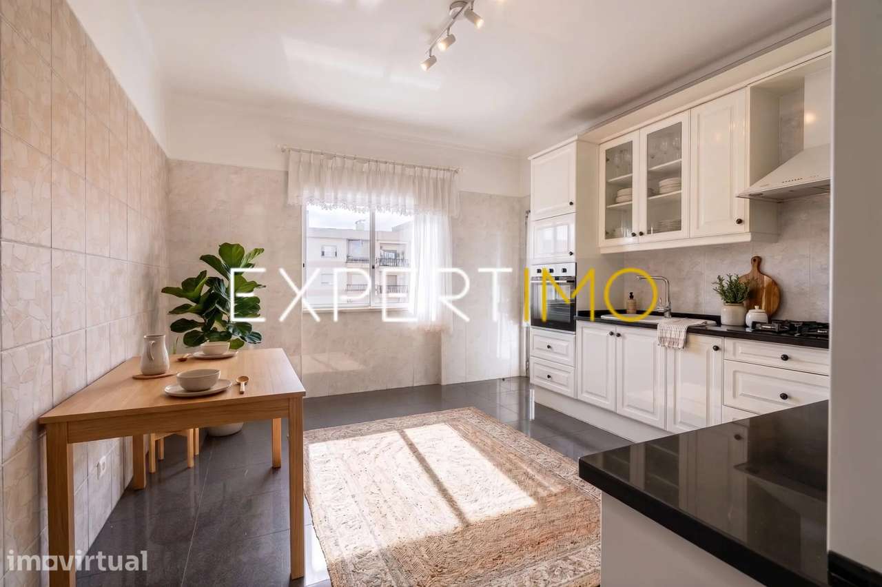 Apartamento T3 na Av. Dr. António Rodrigues Manito - Bairro do... - Grande imagem: 4/28