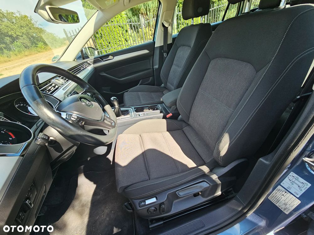 Volkswagen Passat 2.0 TDI (BlueMotion Technology) Trendline - 9