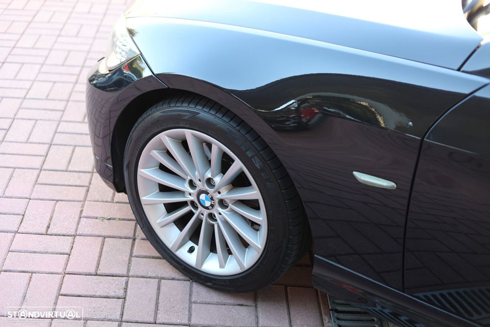 BMW 318 d Line Sport - 32