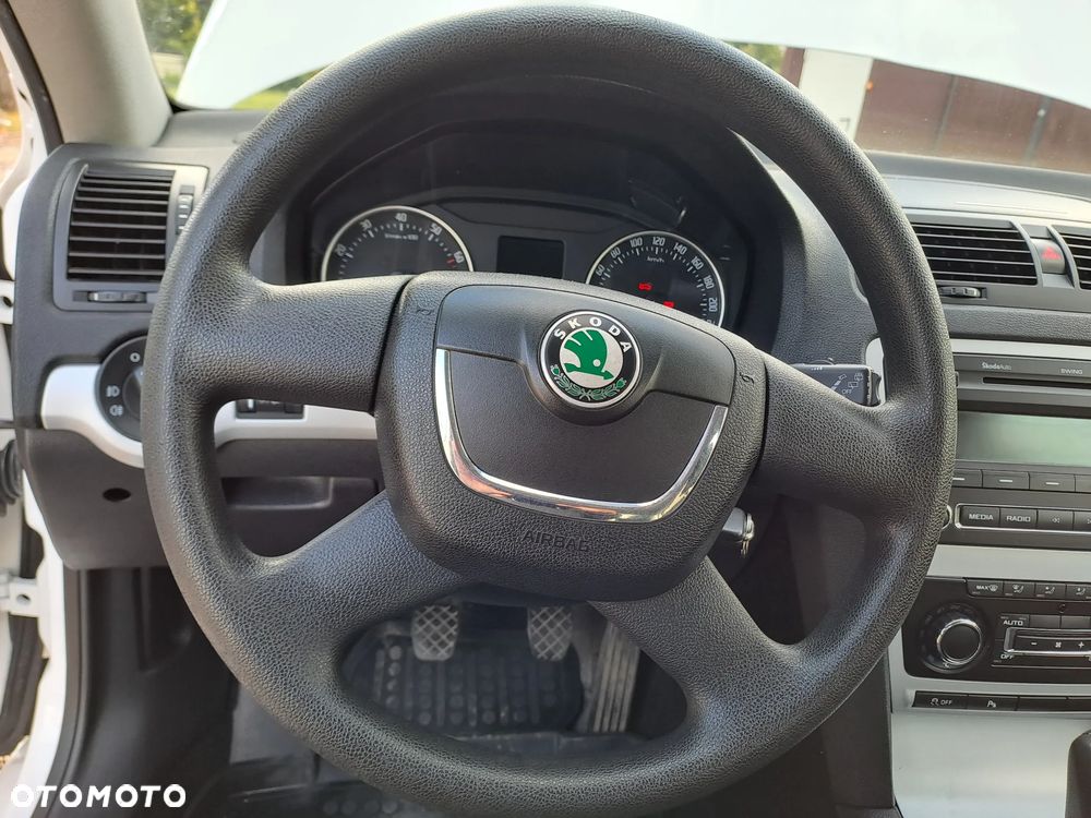 Skoda Octavia 1.6 Elegance - 11