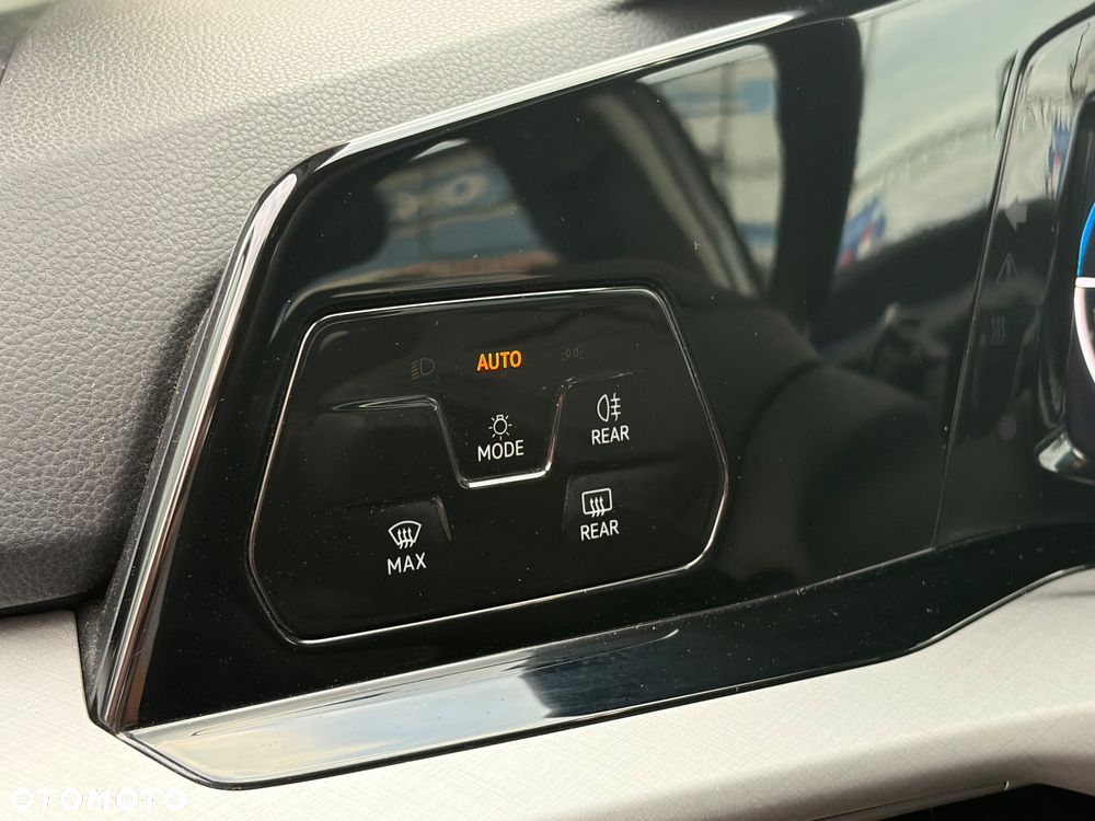 Volkswagen Golf 2.0 TDI Life - 22