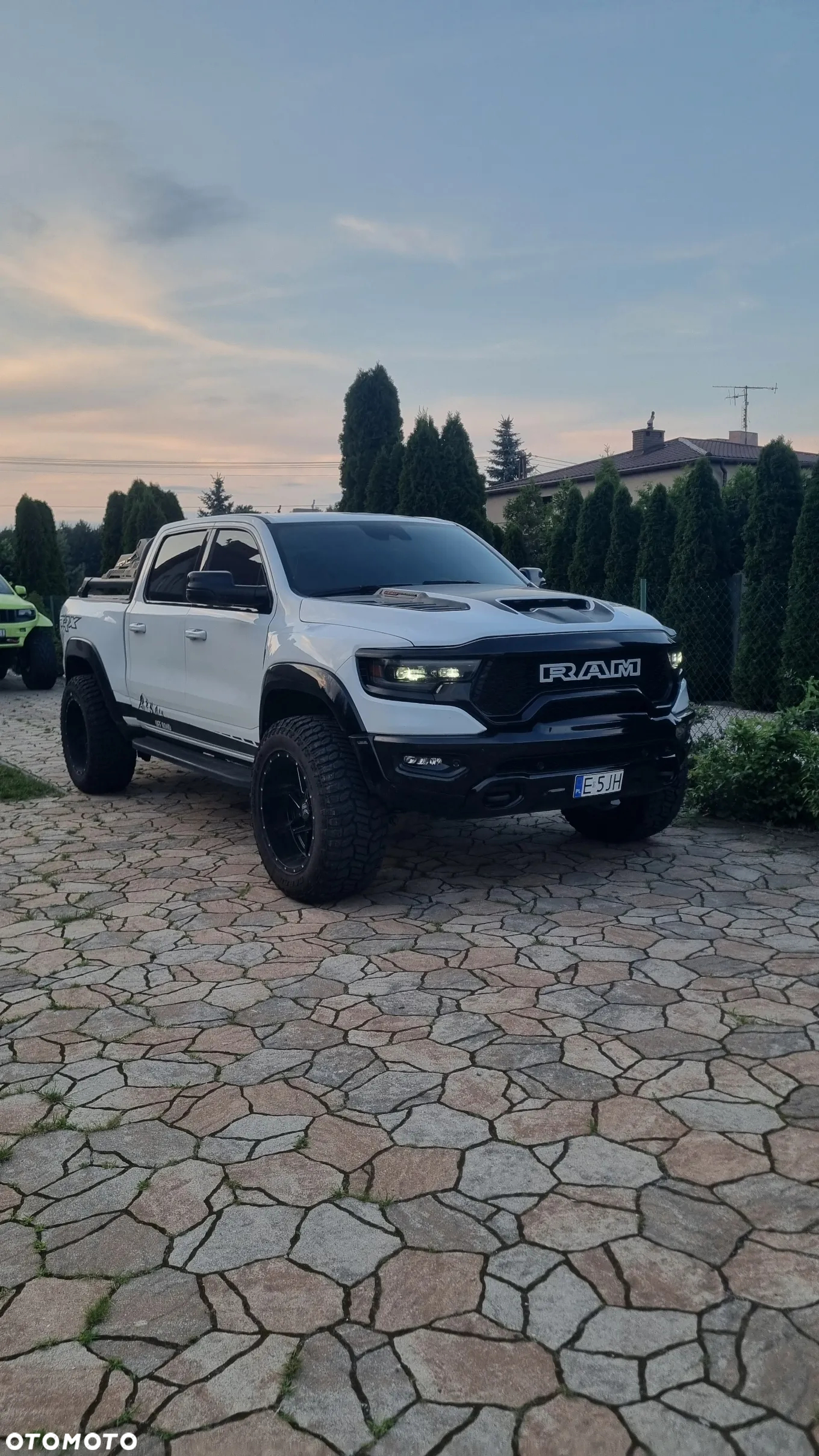 Dodge RAM TRX - 25