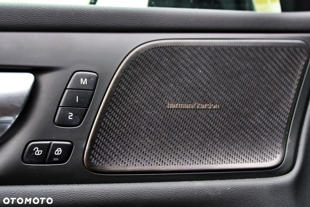 Volvo V60 B4 D Plus Dark - 16