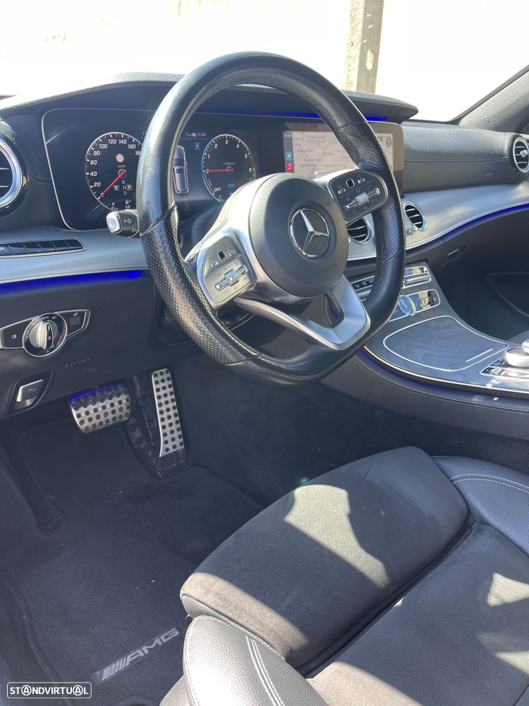 Mercedes-Benz E 300 de AMG Line - 4