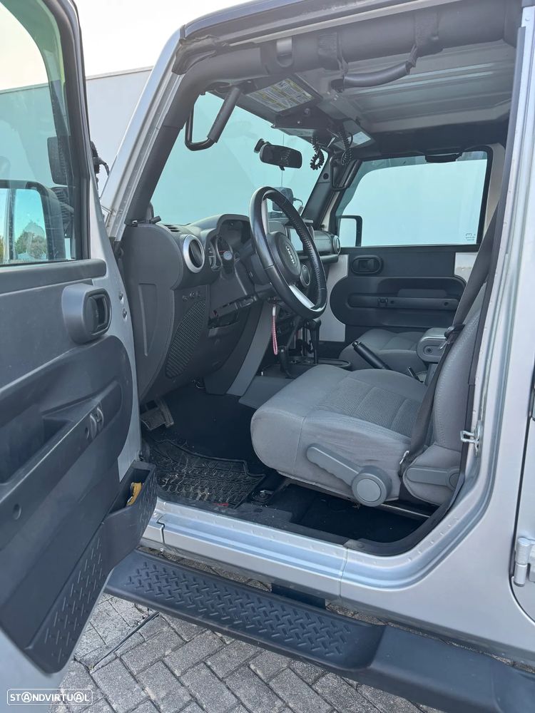 Jeep Wrangler 2.8 CRD ATX Sport - 6