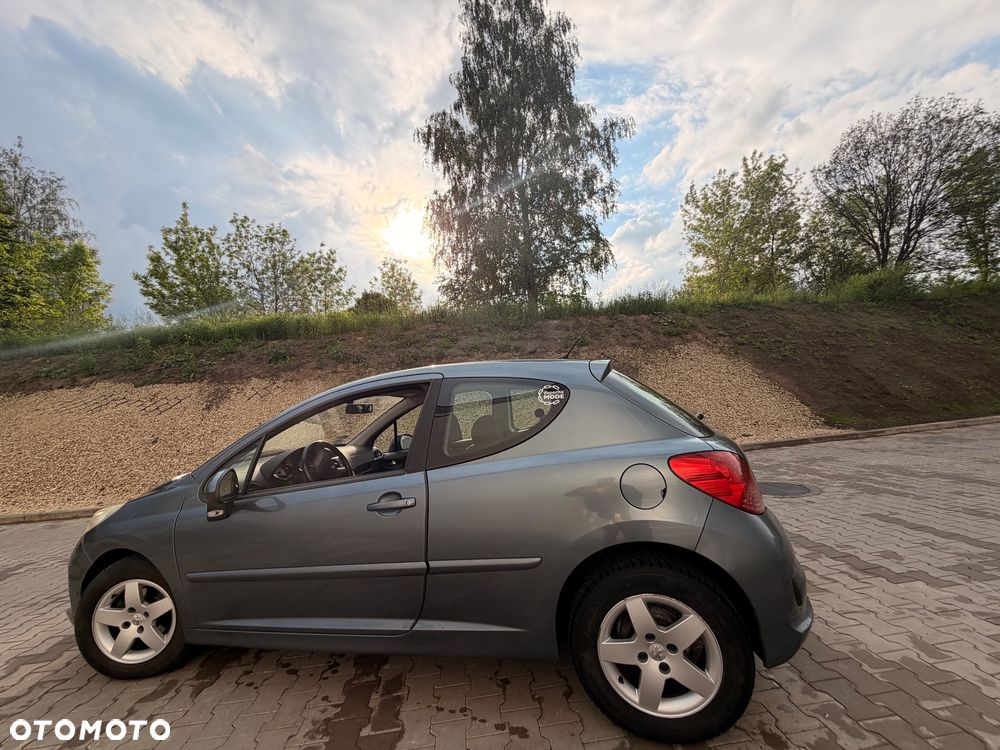 Peugeot 207 1.4 16V Trendy - 12