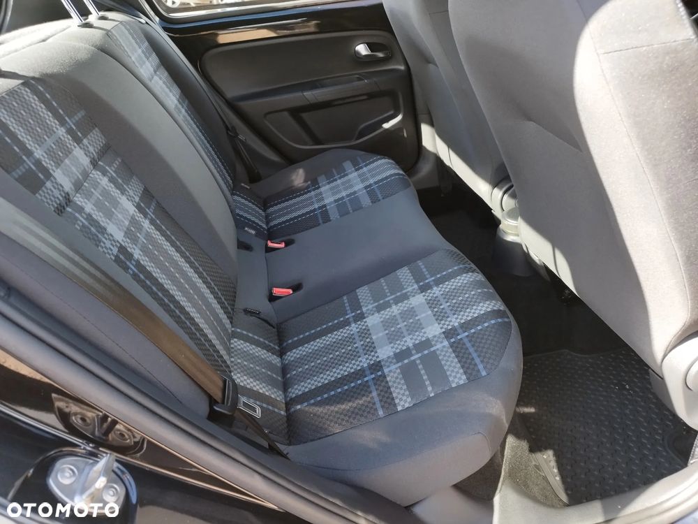 Volkswagen up! club - 25