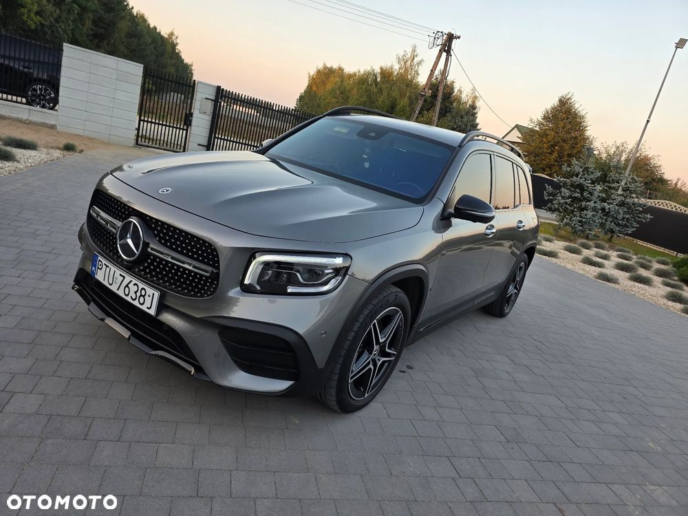 Mercedes-Benz GLB - 1
