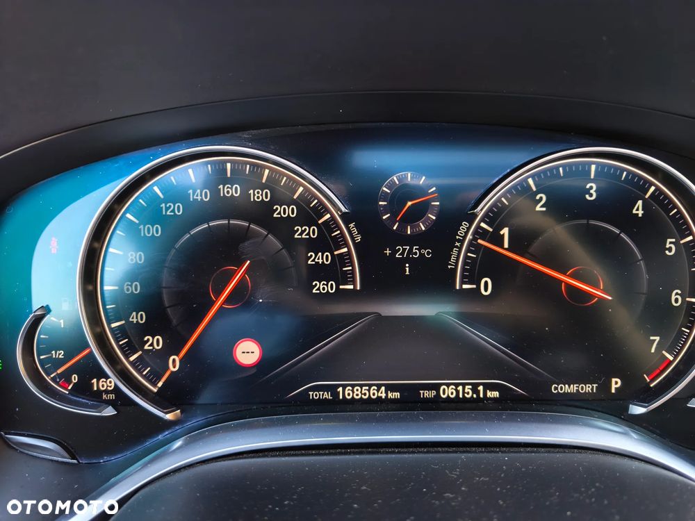BMW Seria 7 750Li xDrive - 31