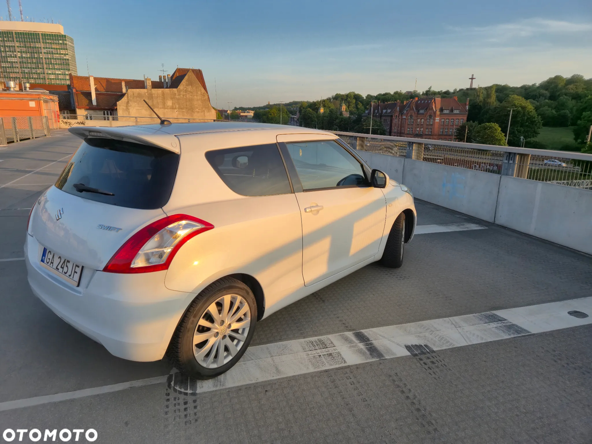 Suzuki Swift 1.2 Premium - 3