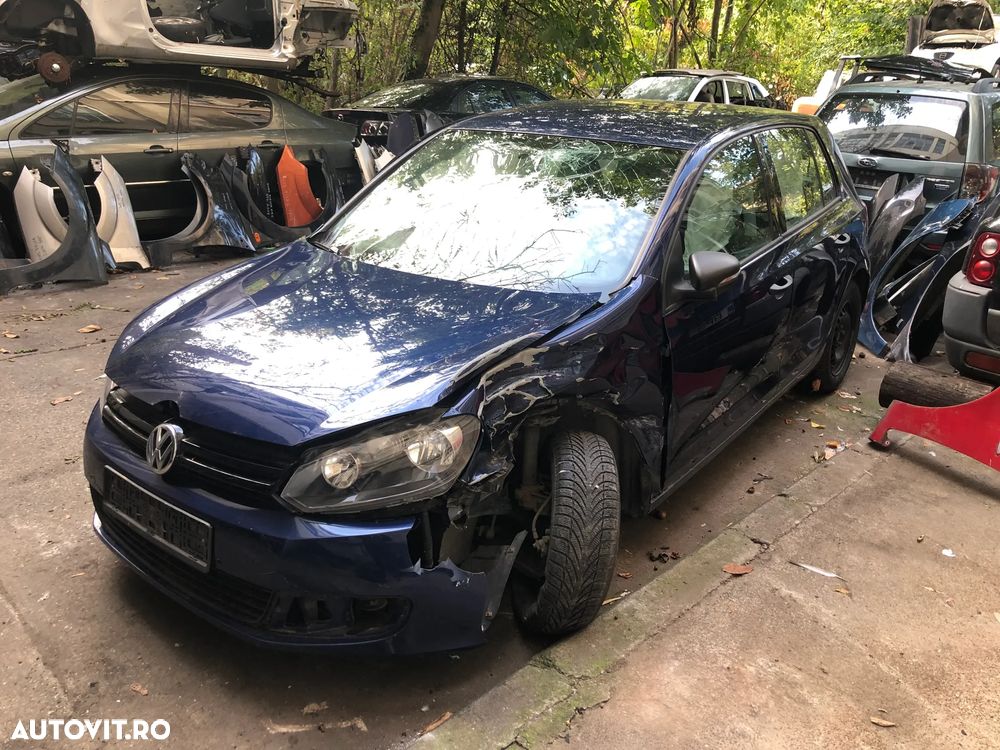 Dezmembrez VW Volkswagen Golf 6 2010 albastru 1,6 TDI cod CAY