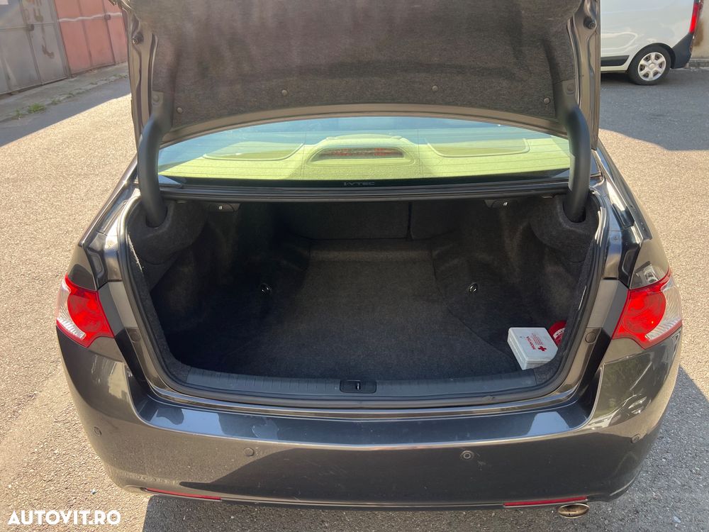 Honda Accord 2.0i Executive - 10