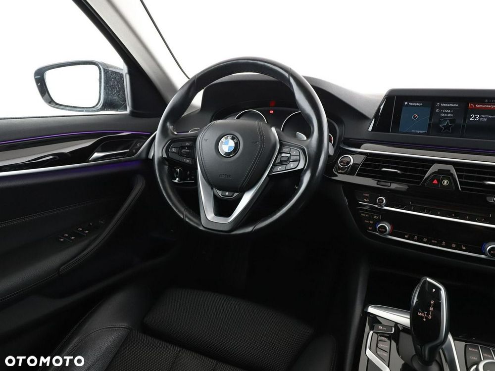 BMW Seria 5 520d Sport Line - 17