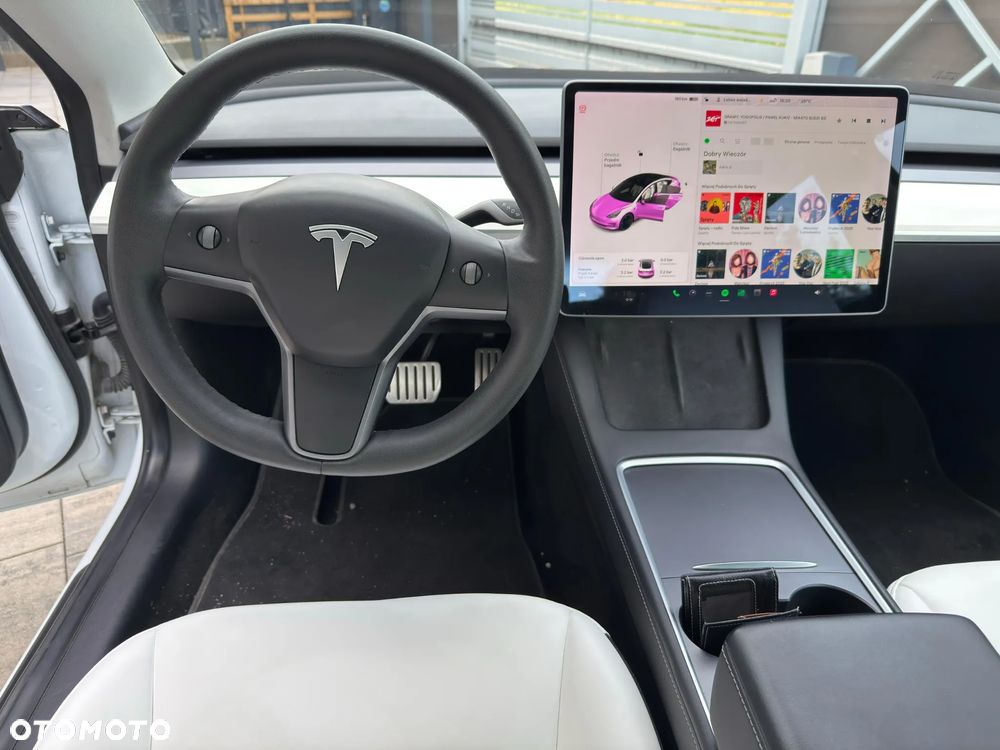 Tesla Model 3 - 13