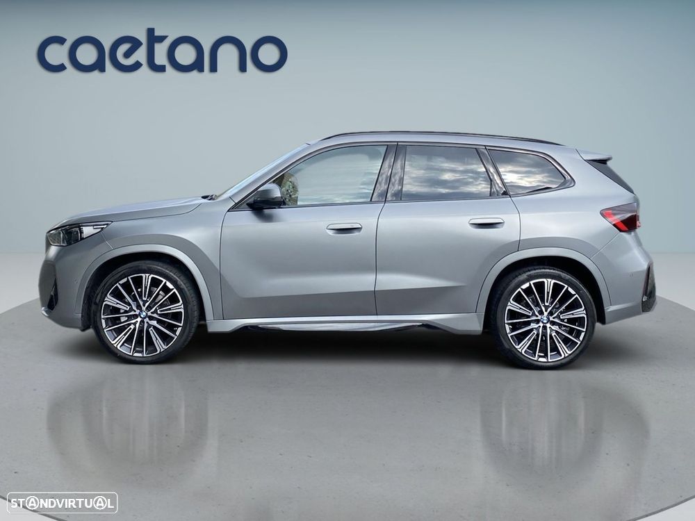BMW iX1 eDrive20 Pack Desportivo M - 25