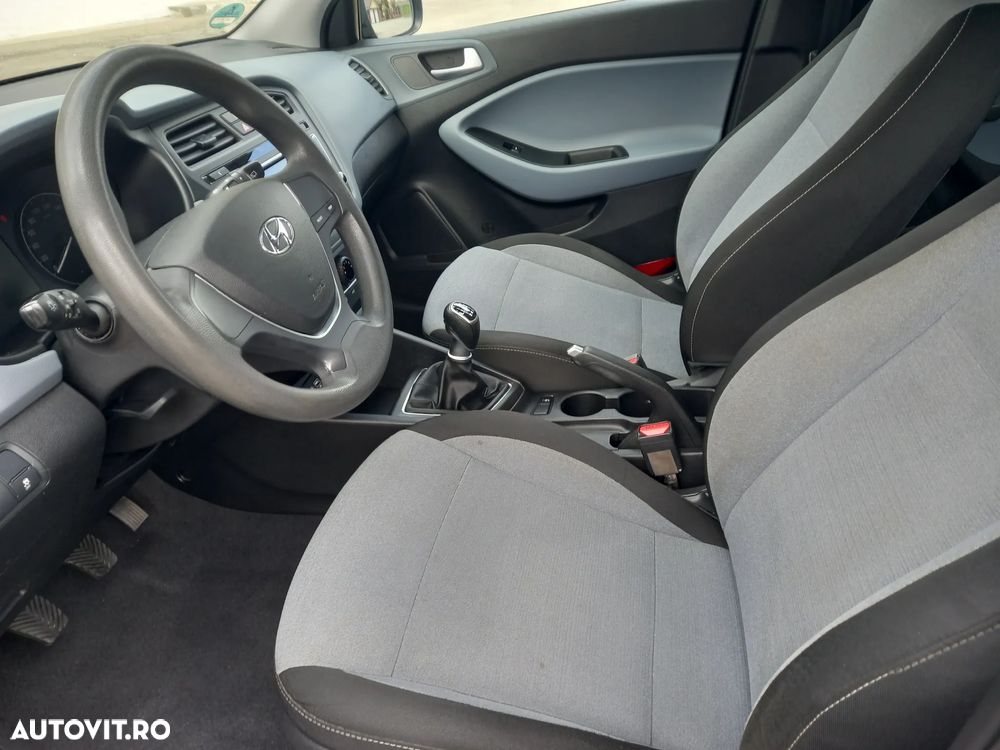 Hyundai i20 1.1 CRDi - 11